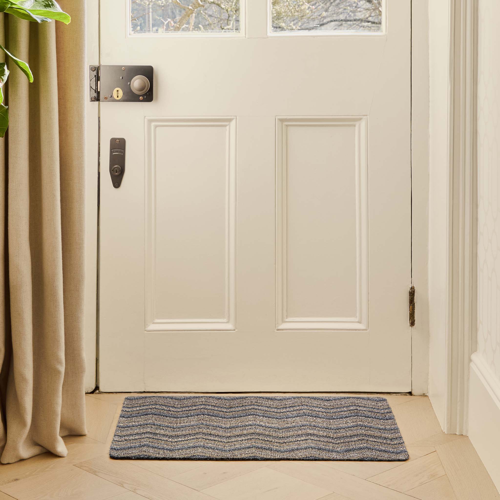Hug Rug - Ribbon Grey Zig Zag