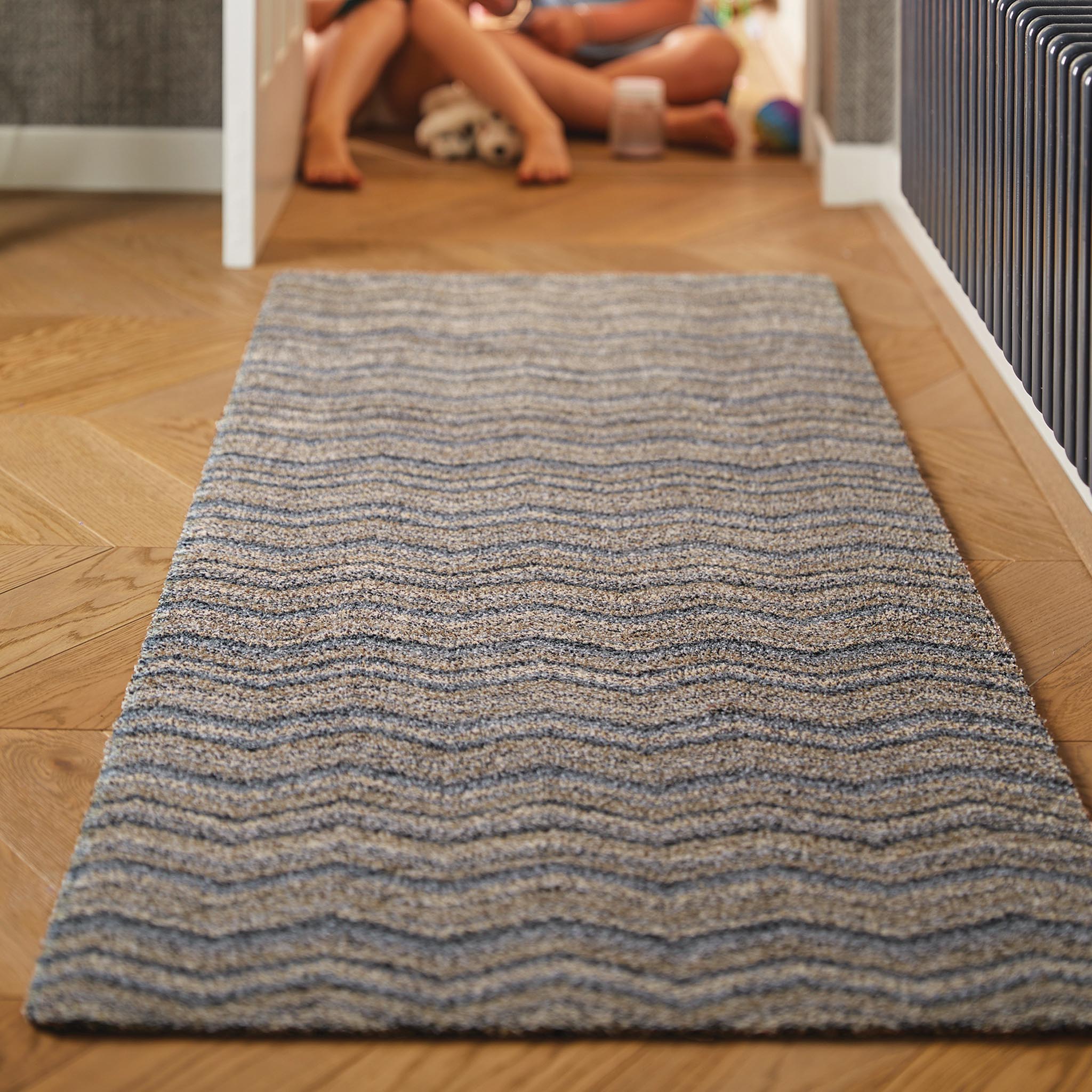 Hug Rug - Ribbon Grey Zig Zag