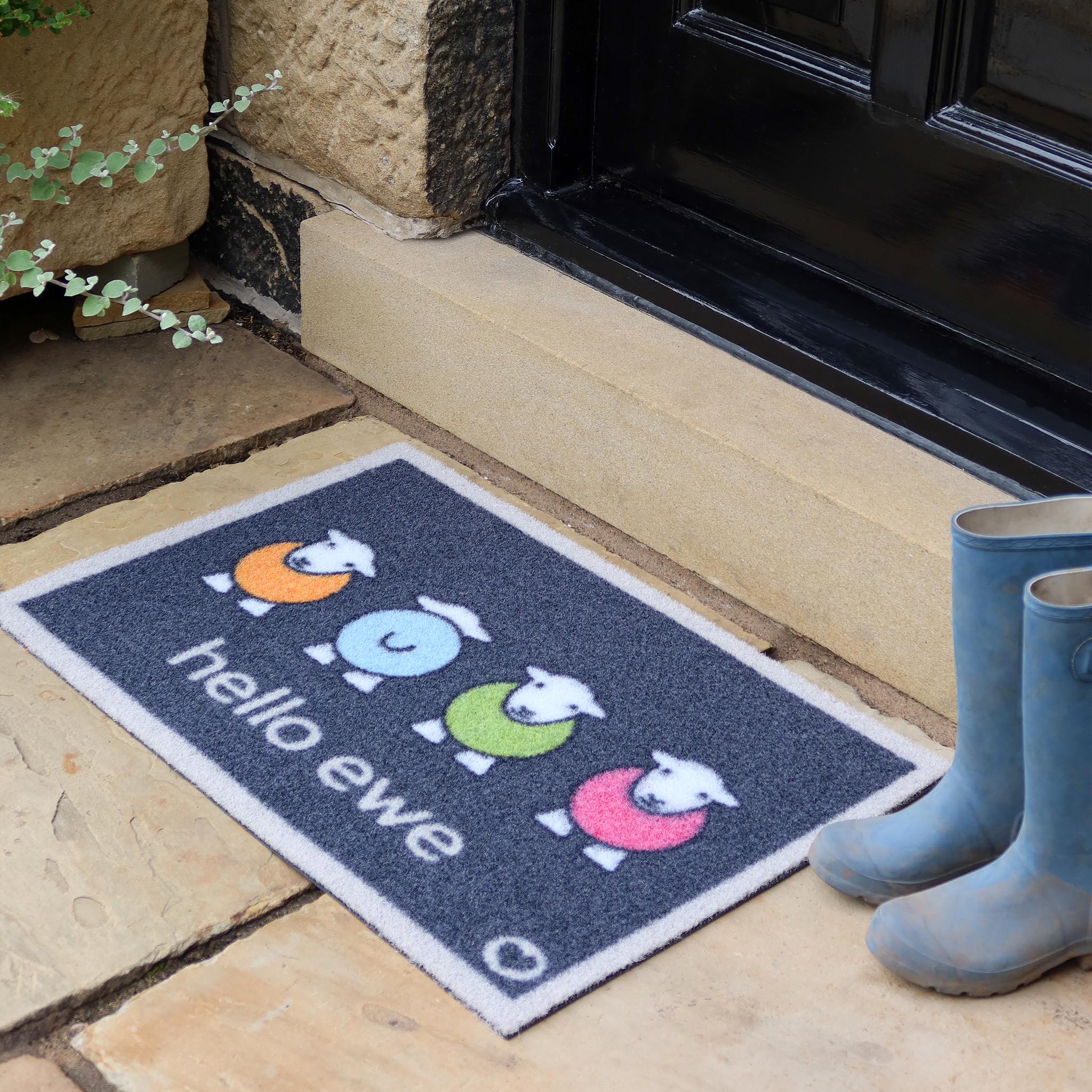Hug Rug Outdoor Hello Ewe