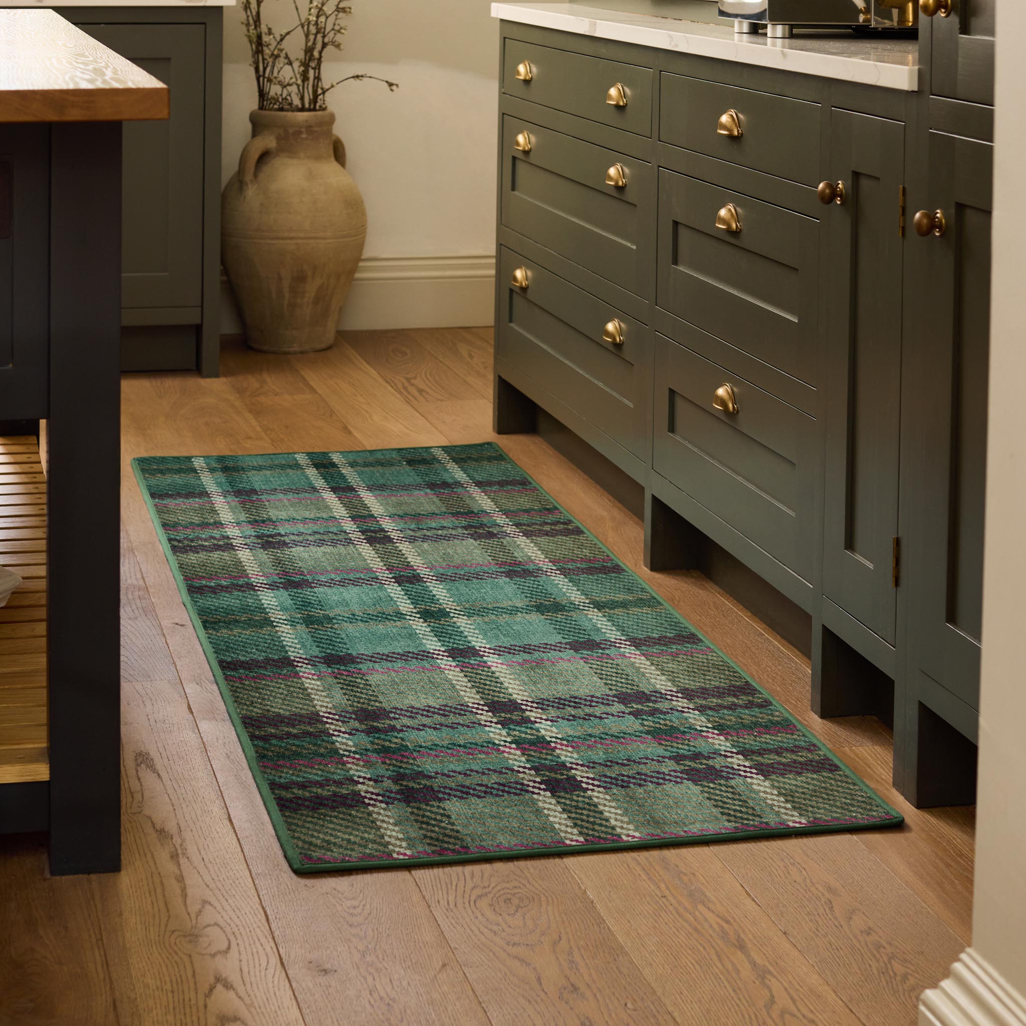 Hug Rug Eco-Washable Isla Plaid Emerald