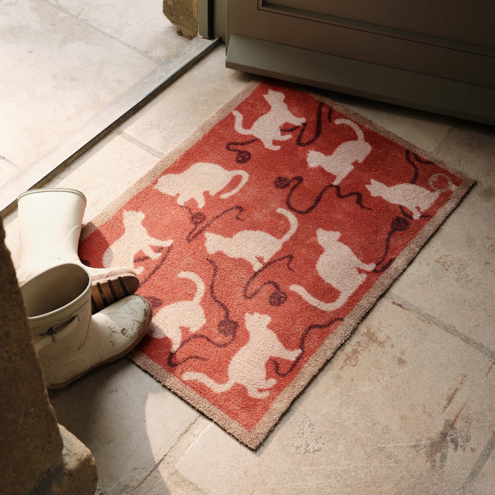 Hug Rug Kitty Cat Rust