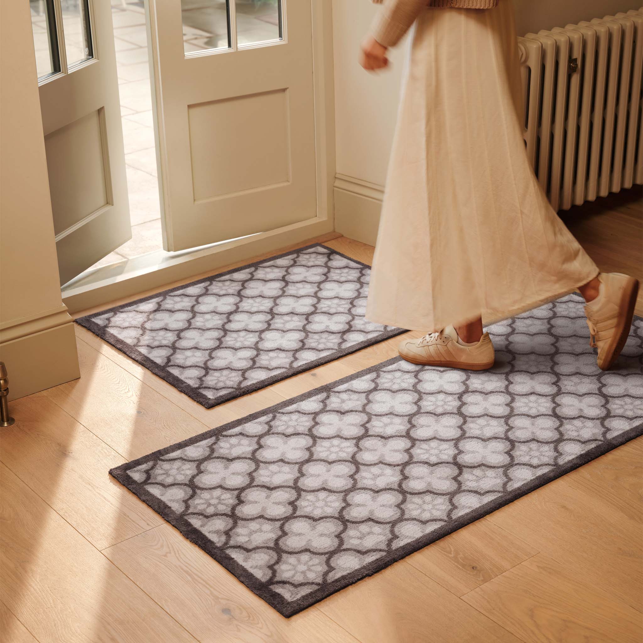 Hug Rug Paw Print Moroccan Tile Grey